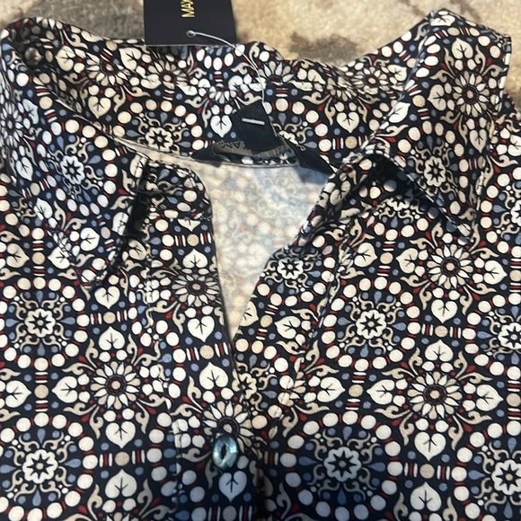 Max edition size medium dress. NWT super soft and stretchy. V neck. - Picture 4 of 5